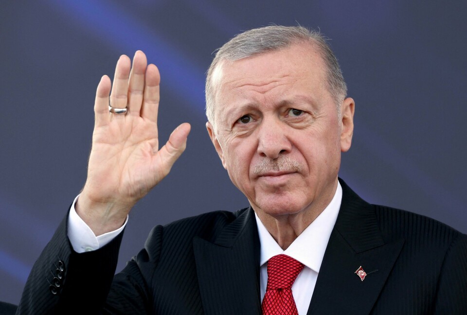 Tyrkias president Recep Tayyip Erdogan og hans regjering har nå fått påvirke hva vi kan se på TV i Norge. Tyrkias president Recep Tayyip Erdogan og hans regjering har nå fått påvirke hva vi kan se på TV i Norge.
