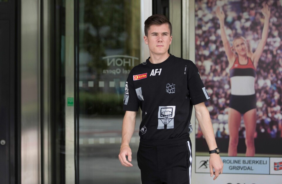 Jakob Ingebrigtsen etter tirsdagens pressekonferanse før Bislett Games. Foto: Terje Bendiksby / NTB scanpix.