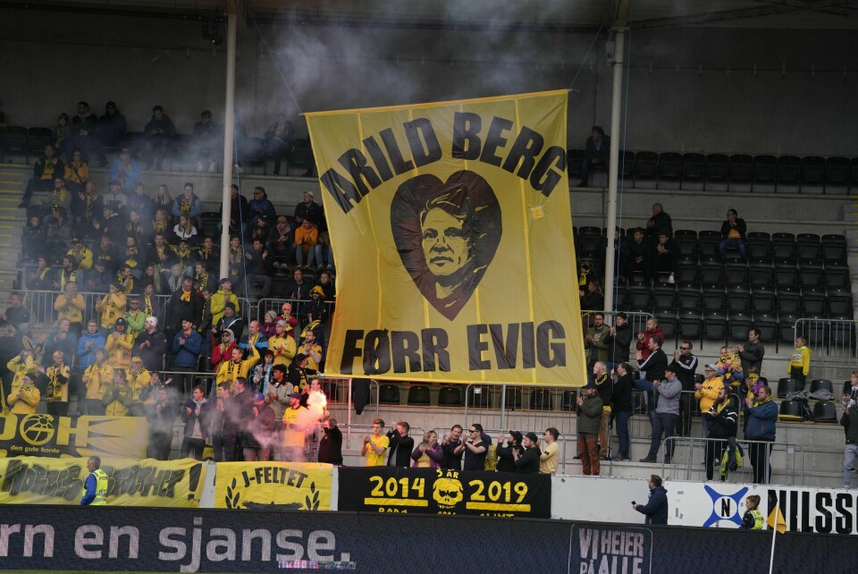 I det tolvte minutt ble Arild Berg hedret på Aspmyra stadion.