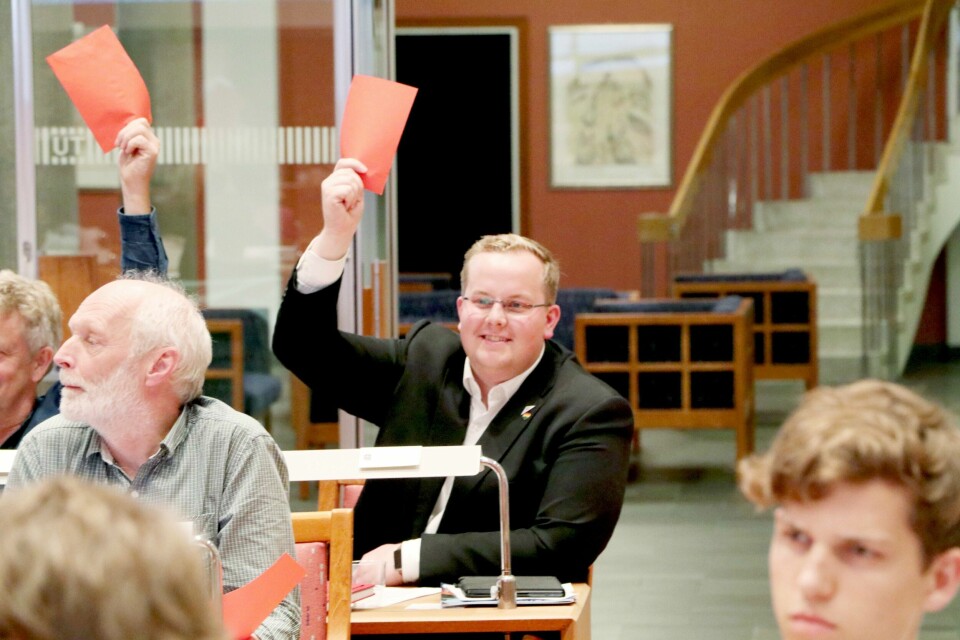 SVs Eirik Faret Sakariassen synes det var kjekt å vite at han vippet flertallet den veien han ville. – For oss er det ingen skam å snu når vi får et bedre vedtak ut av det, sier Sakariassen. Foto: Pål Karstensen.