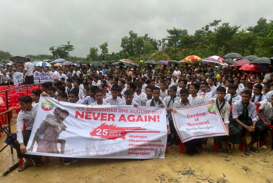 Flere hundre rohingyaer samlet seg i forrige måned på årsdagen for flukten fra Myanmar. Det bor over en millioner flyktninger i overfylt leirer i Cox's Bazar-området i Bangladesh. Flere hundre rohingyaer samlet seg i forrige måned på årsdagen for flukten fra Myanmar. Det bor over en millioner flyktninger i overfylt leirer i Cox's Bazar-området i Bangladesh. Foto: Shafiqur Rahman / AP / NTB