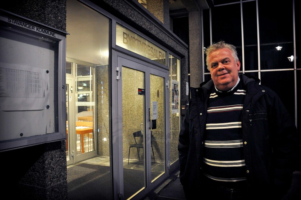 Leif Arne Moi Nilsen (Frp) ber folk bruke VOF for å si fra om mørke gater. Foto: Kjersti Riiber