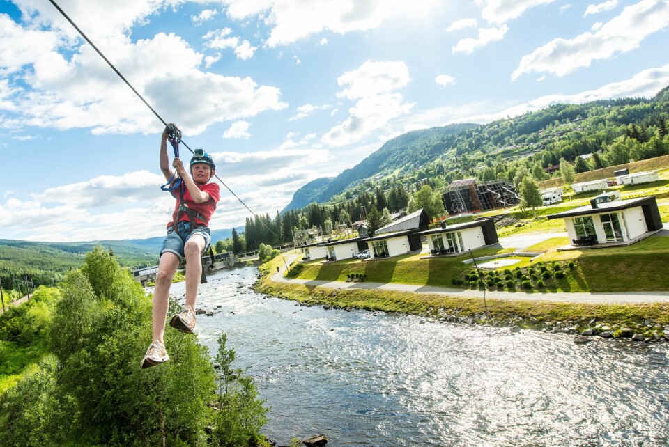 Tør du teste den nye ziplinen over Hallingdalselva i Hallingdal Feriepark? FOTO: VEGARD BREIE Tør du teste den nye ziplinen over Hallingdalselva i Hallingdal Feriepark? FOTO: VEGARD BREIE