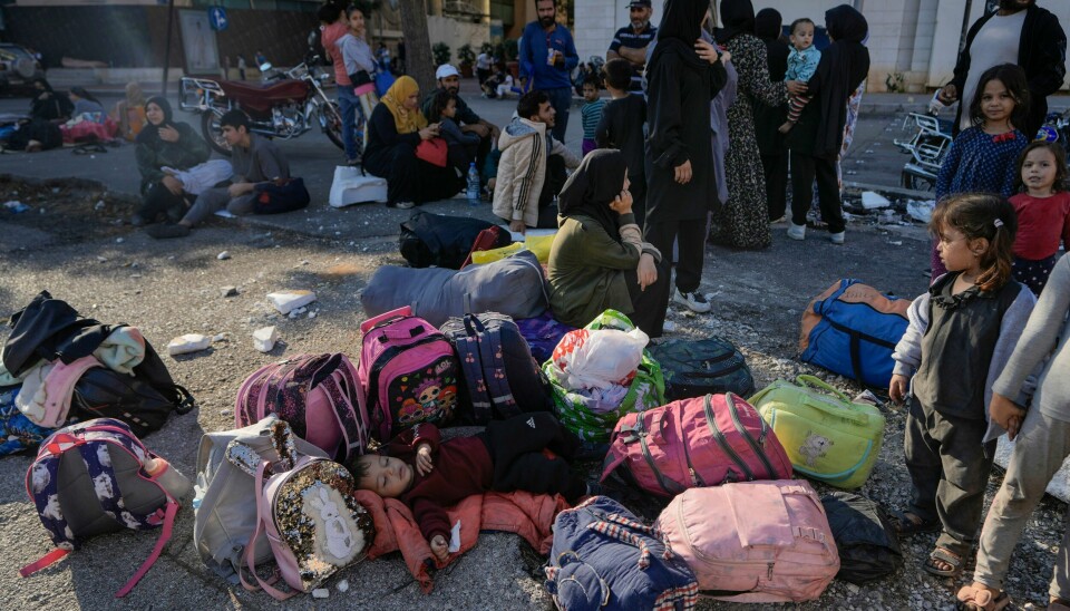 Familier på flukt fra israelske angrep i Beirut lørdag. – Svært mange mennesker er nå på flukt. Mange er drept og skadet. Mange av disse har ingenting med konflikten mellom Hizbollah og Israel å gjøre, sier Espen Barth Eide. Familier på flukt fra israelske angrep i Beirut lørdag. – Svært mange mennesker er nå på flukt. Mange er drept og skadet. Mange av disse har ingenting med konflikten mellom Hizbollah og Israel å gjøre, sier Espen Barth Eide. Foto: Bilal Hussein / AP / NTB