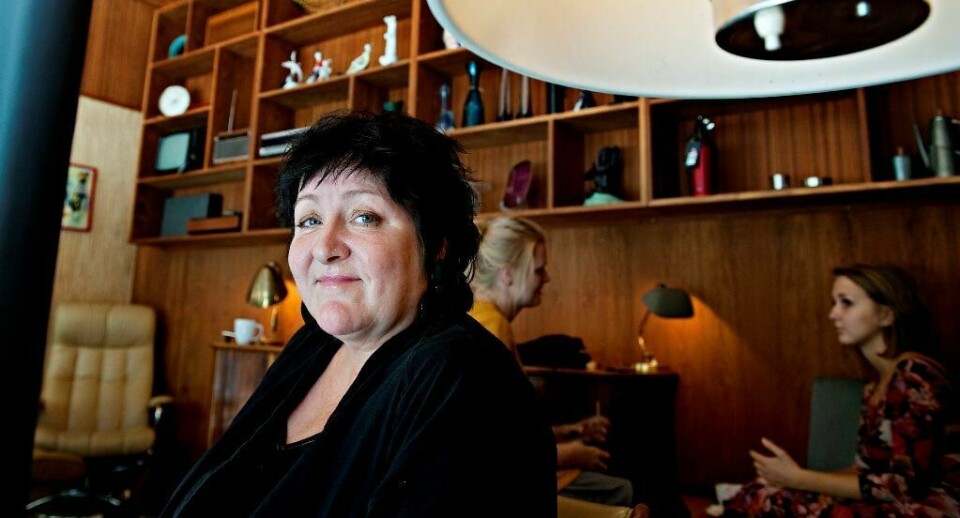I Anne B. Ragdes «Alltid tilgivelse» møter vi igjen begravelsesagent Margido, vindusdekoratør Erlend og odelsjenta Torunn fra Neshov-bøkene.
