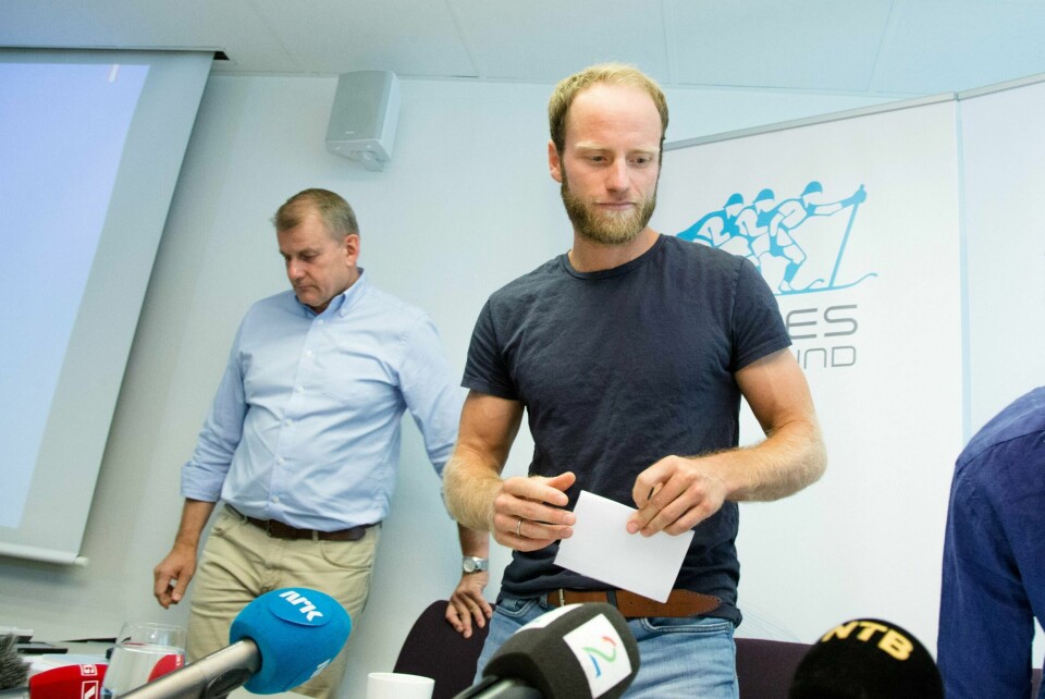 Skipresident Erik Røste (t.v.) og langrennsløper Martin Johnsrud Sundby deltok på pressekonferansen i sommer. Foto: Audun Braastad/NTB scanpix