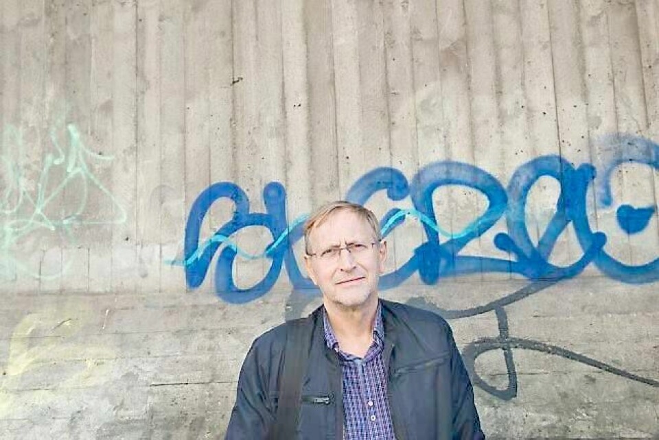 Eirik Tveiten mener de gratis steinmassene som er tiltenkt Moss Havn og Værlebukta bør sendes til det mer forgiftede Mossesundet i stedet - dersom miljøargumentet faktisk betyr noe. FOTO: MIMSY MØLLER