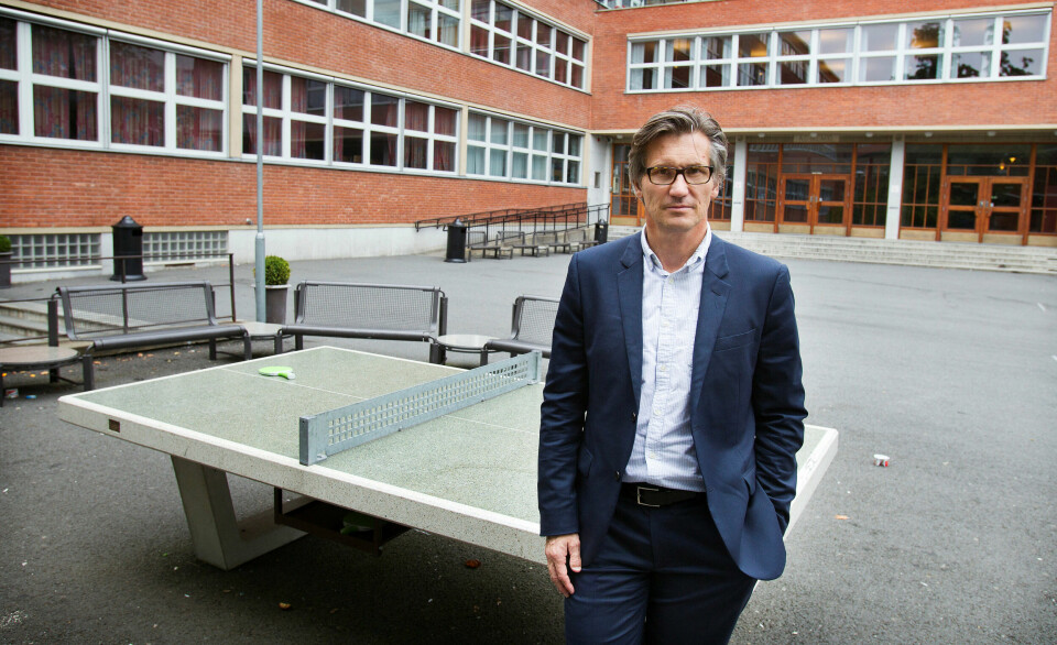 Direktør i Datatilsynet, Bjørn Erik Thon, mener de nye fraværsreglene i videregående skole svekker andre rettigheter loven har gitt ungdom over 16 år. Direktør i Datatilsynet, Bjørn Erik Thon, mener de nye fraværsreglene i videregående skole svekker andre rettigheter loven har gitt ungdom over 16 år.