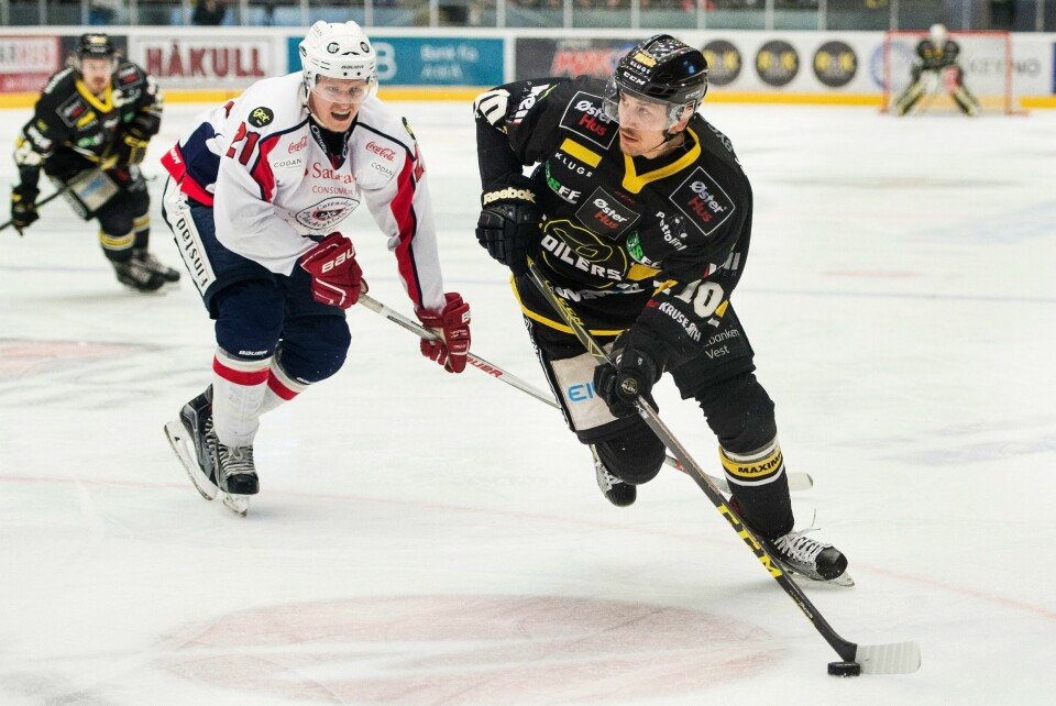 Christian Dahl-Andersen må belage seg på flere uker borte fra isen. Foto: NTB scanpix.