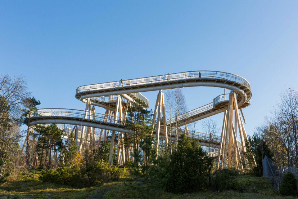 Tenk på miljøet og reis oppdag nye, spennende steder i din egen by! Har du sett det nye utsiktstårnet på Stovner i Oslo? FOTO: DIDRIK STENERSEN/VISITOSLO Tenk på miljøet og reis oppdag nye, spennende steder i din egen by! Har du sett det nye utsiktstårnet på Stovner i Oslo? FOTO: DIDRIK STENERSEN/VISITOSLO