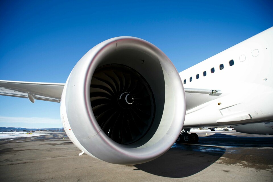 Innen 2040 skal motorer som denne byttes ut med elmotorer på fly i Norge, ifølge Avinor-sjefen. Illustrasjonsfoto: Heiko Junge / NTB scanpix
