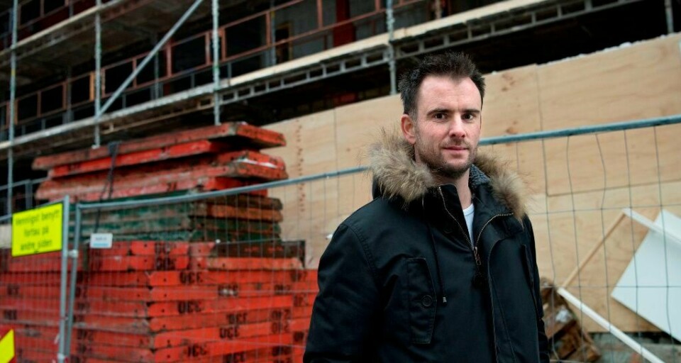 Magnus Marsdal, leder i Manifest, gir ut bok om hvordan EØS-avtalen påvirker arbeidslivet og hva vi kan gjøre med det. Nå utfordrer han Ap og resten av partiene på venstresiden til å svare på samme spørsmål.