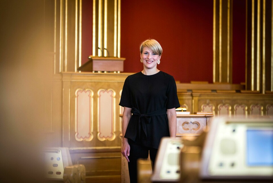 Kari Elisabeth Kaski i SV vil forby såkalt jomfrusjekk. – Det er en grov krenkelse av et ungt menneske, sier hun.