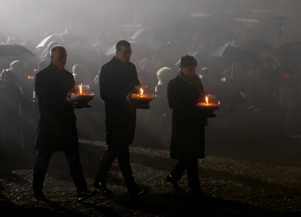 Den polske statsministeren Mateusz Morawiecki og visestatsminister Beata Szydlo markerte Holocaustdagen i den tidligere konsentrasjonsleiren Auschwitz II-Birkenau sist lørdag. Den polske statsministeren Mateusz Morawiecki og visestatsminister Beata Szydlo markerte Holocaustdagen i den tidligere konsentrasjonsleiren Auschwitz II-Birkenau sist lørdag.