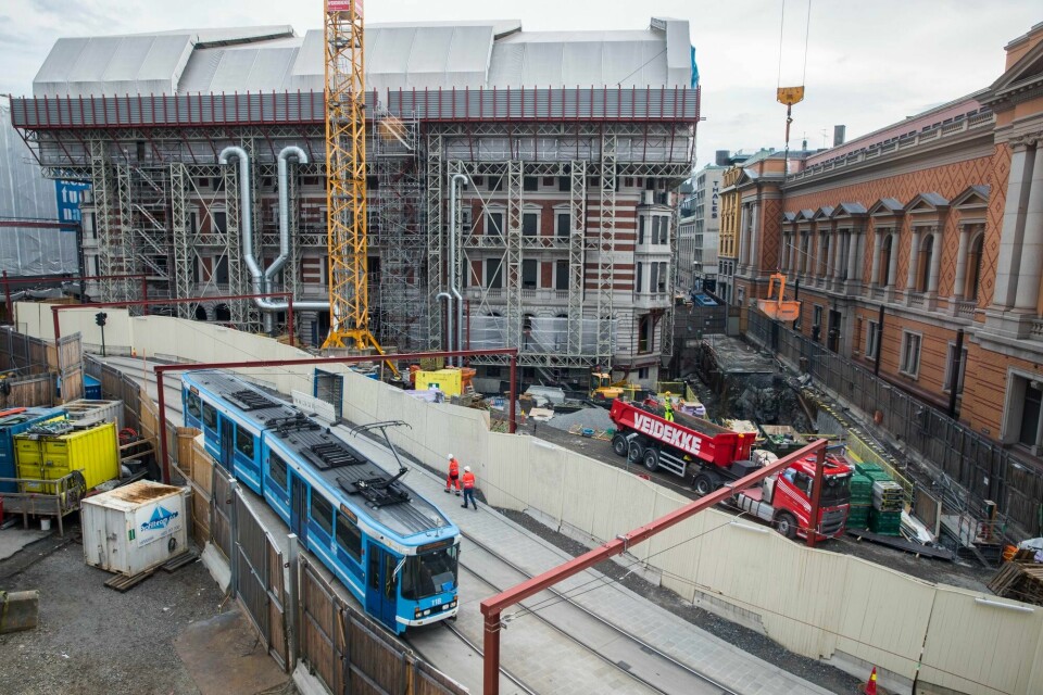 Byggeprosjektet på Stortinget har hatt flere sprekker.