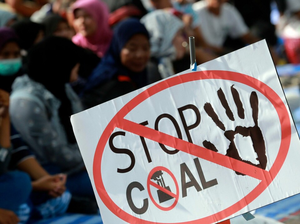 Miljøorganisasjoner har i lang tid kjempet for å stanse bruken av CO2-verstingen kull, som fortsatt brukes i stor utstrekning til energiproduksjon. Norske Greenpeace, WWF og Framtiden i våre hender krever at oljefondet trekker seg ut av flere selskaper som er tungt inne i kull.
