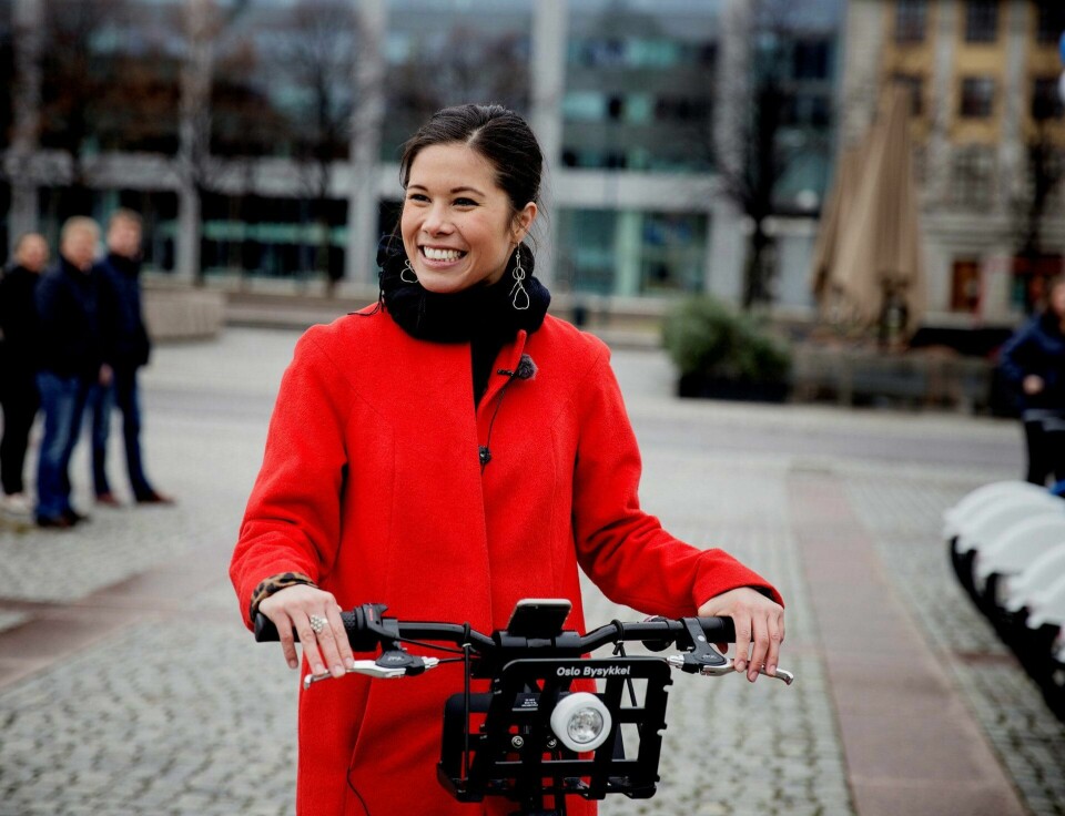 TROSS ALT: Lan Marie Nguyen Berg synes gleden ved politisk gjennomslag er verdt kostnaden ved å være eksponert. Her fra åpningen av nye bysykler i Oslo i 2016. FOTO: HILDE UNOSEN