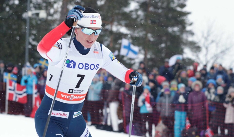 Hun lå langt bak, men plutselig var Marit Bjørgen først i Holmenkollen i går også.