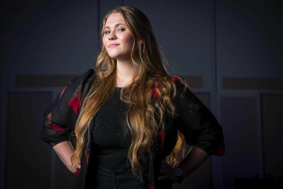 Rebecca Thoresen skal innta den store scenen i Oslo Spektrum nærmest alene lørdag – når hun fremfører balladen «Who We Are» i Melodi Grand Prix.