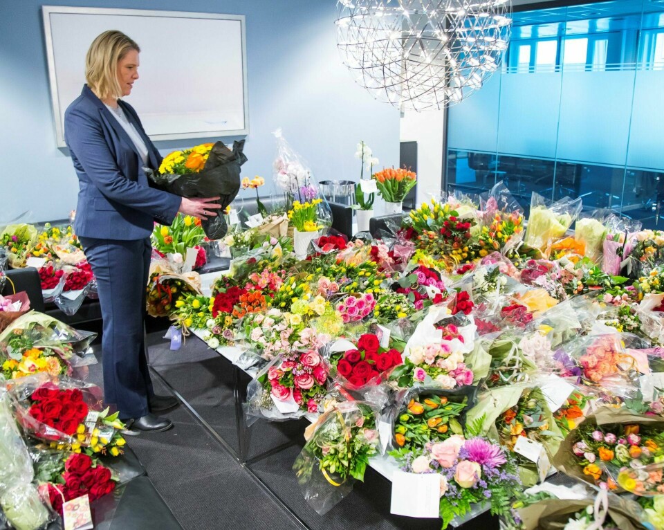 Blomsterstøtten til Sylvi Listhaug ble gjenstand for debatt blant annet fordi ekstreme grupper på Facebook oppfordret til å sende henne blomster. FOTO: HEIKO JUNGE/NTB SCANPIX