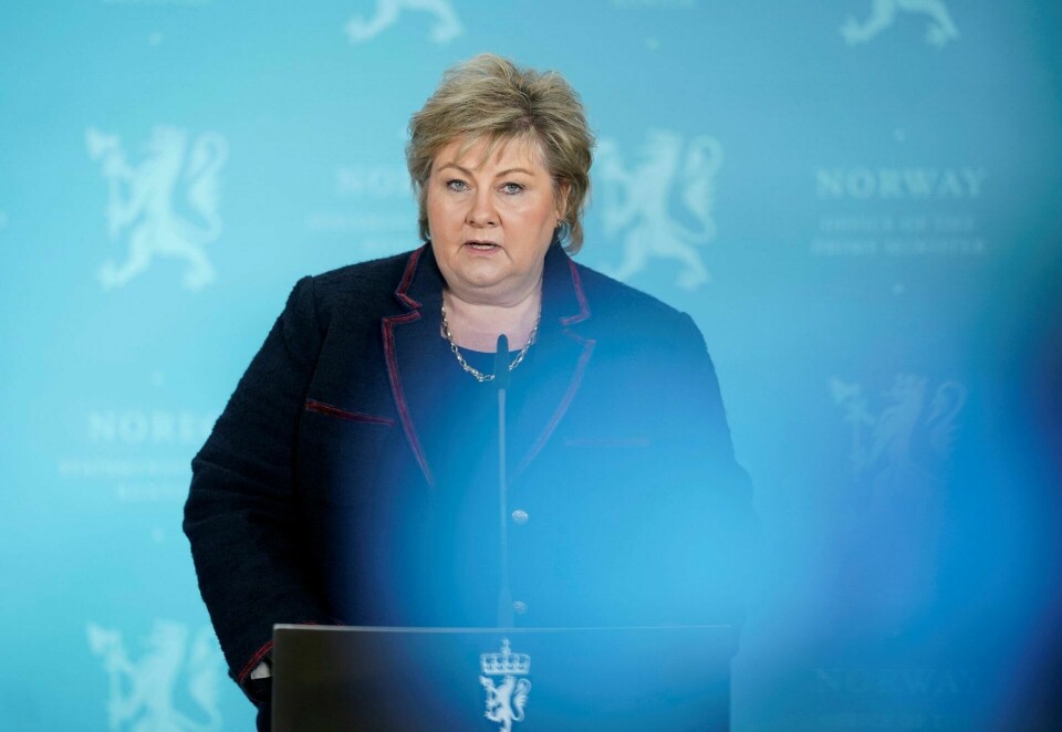 Statsminister Erna Solberg varslet søndag kveld ny nedstenging. – Det er fellesskapsløsningene som står sterkest i møte med kriser lik den vi står i nå, skriver forfatterne. Foto: Fredrik Hagen/NTB Statsminister Erna Solberg varslet søndag kveld ny nedstenging. – Det er fellesskapsløsningene som står sterkest i møte med kriser lik den vi står i nå, skriver forfatterne. Foto: Fredrik Hagen/NTB