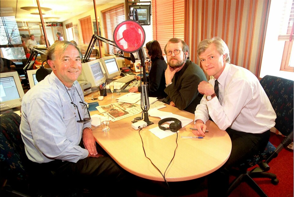 Fra venstre: ABC News Radios Ian Wolf, radiodirektør Tor Fuglevik og prosjektleder Frode Rekve var fornøyde med sin nye radiobaby, NRK Alltid Nyheter, i 1997. 19970414
Fra venstre: ABC News Radios Ian Wolf, radiodirektør Tor Fuglevik og prosjektleder Frode Rekve er såre fornøyde med sin nye radiobaby, NRK Alltid Nyheter.