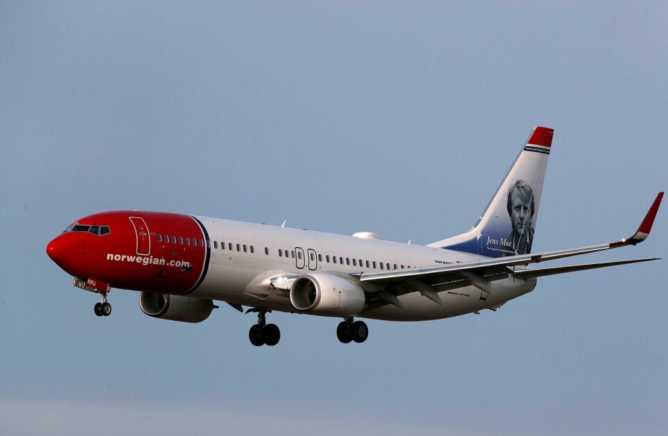 Det vil være korttenkt å la Norwegian havarere, mener Dagsavisen. Foto: Ints Kalnins/NTB FILE PHOTO: Norwegian Air Sweden Boeing 737-800 plane SE-RRJ approaches Riga International Airport in Riga, Latvia January 17, 2020. REUTERS/Ints Kalnins/File Photo