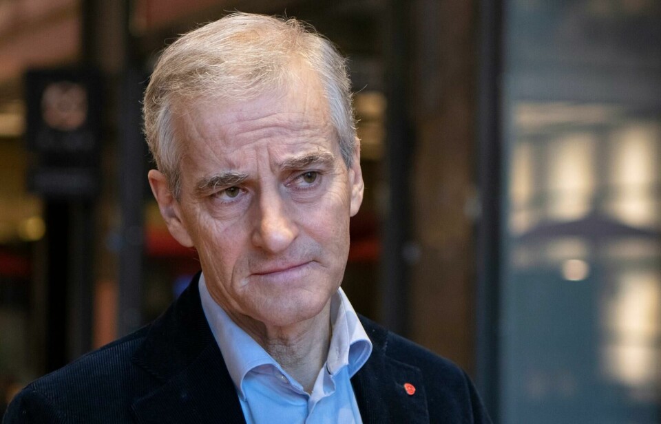 Ap-leder Jonas Gahr Støre sliter med oppslutningen i eget parti, ifølge en meningsmåling. Oslo 20210109. Ap-leder Jonas Gahr Støre utenfor partikontoret på Youngstorget, etter at han lørdag innledet valgåret med en digital samling for partiets toppkandidater på stortingslistene.Foto: Paul Kleiven / NTB