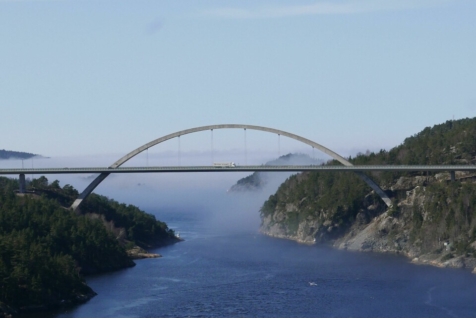 Forsvaret vil bistå med testing av folk ved svenskegrensa på Svinesund. Svinesundsbrua, E6, Svinesund.