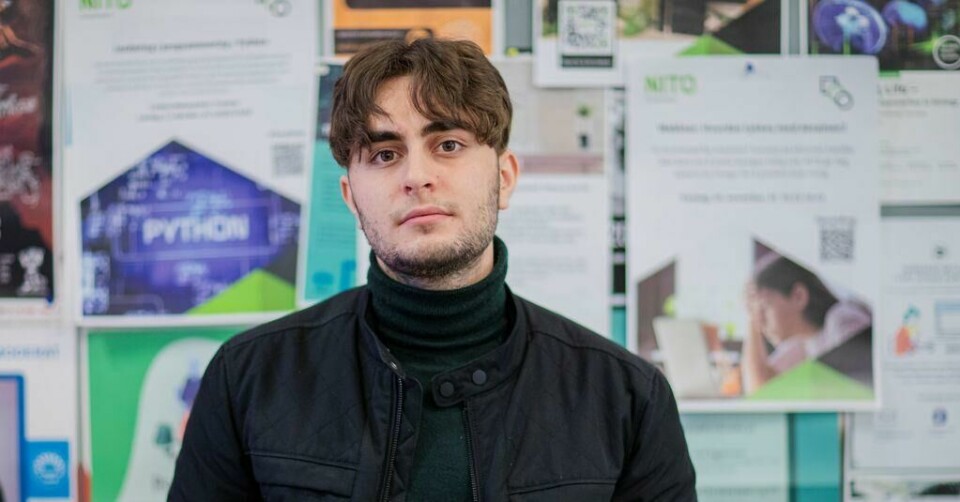 Deni Taramov er ferdig for student for denne gang. Nå søker han jobber. Deni Taramov er ferdig for student for denne gang. Nå søker han jobber.