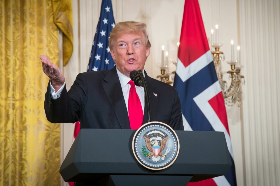For andre gang er det duket for riksrettsprosess mot Donald Trump, som nylig ble erstattet av Joe Biden som USAs president. Washington D.C., USA 20180110.
Statsminister Erna Solberg og USAs president Donald Trump holder felles pressekonferansen i Det hvite hus i Washington onsdag.
Foto: Heiko Junge / NTB