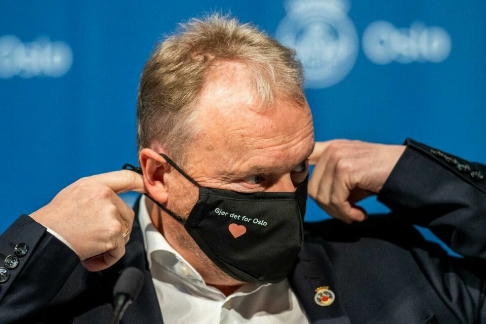 «Gjør det for Oslo» står det på munnbindet byrådsleder Raymond Johansen brukte på en pressekonferanse om koronatiltak forrige uke. «Gjør det for Oslo» står det på munnbindet byrådsleder Raymond Johansen brukte på en pressekonferanse om koronatiltak forrige uke.