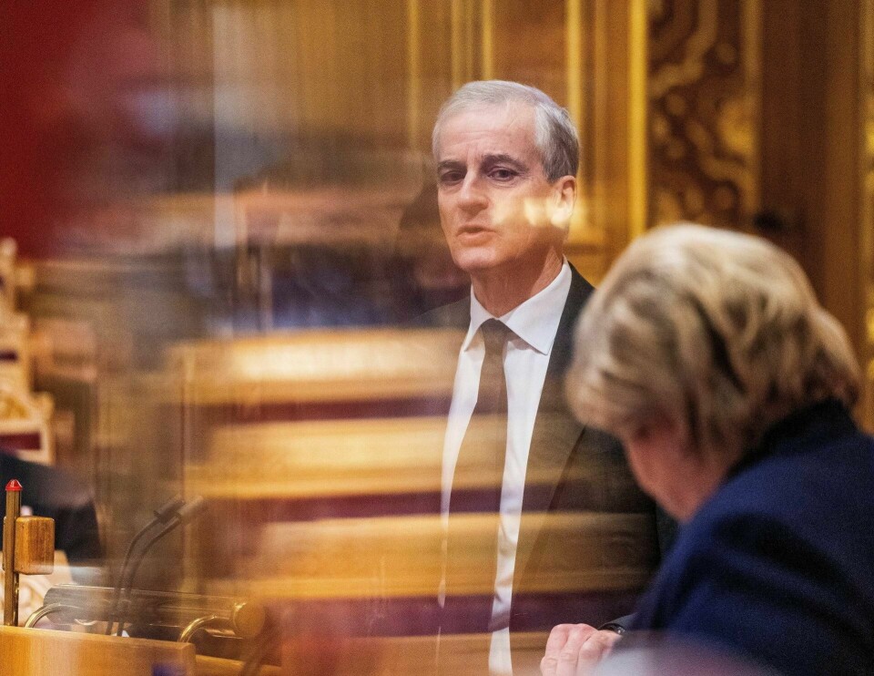 I valgåret 2021 må det være mer enn et plexiglass som skiller Jonas Gahr Støre og Erna Solberg. Foto: Håkon Mosvold Larsen/NTB