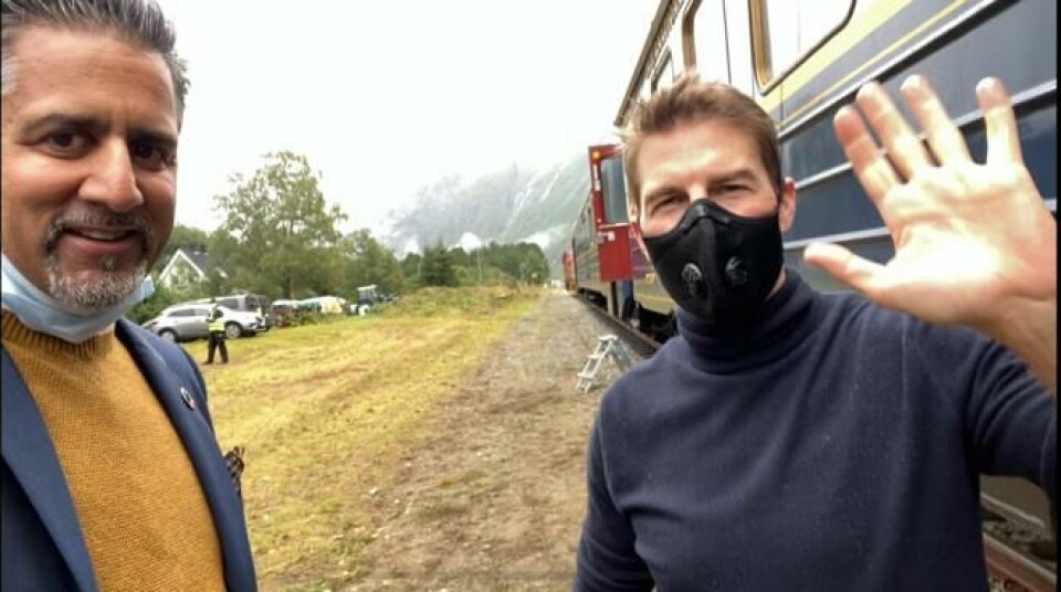 Kulturminister Abid Raja (t.v.) spilte tirsdag inn en videohilsen sammen med skuespiller Tom Cruise, som er i Romsdalen for å spille inn den sjuende filmen i «MIssion: Impossible»-serien. Foto: Kulturdepartementet / NTB Rauma 20200915. Kulturminister Abid Raja t.v. sammen med skuespiller Tom Cruise som er i Romsdalen for å spille inn nok en utgave av Mision Impossible.Foto: Kulturdepartementet / NTB