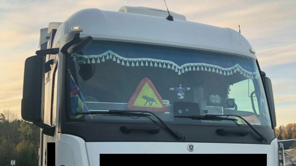 Statens vegvesen tar stadig trailersjåfører i å synde mot kravene til god sikt gjennom frontruta. (Illustrasjonsfoto)