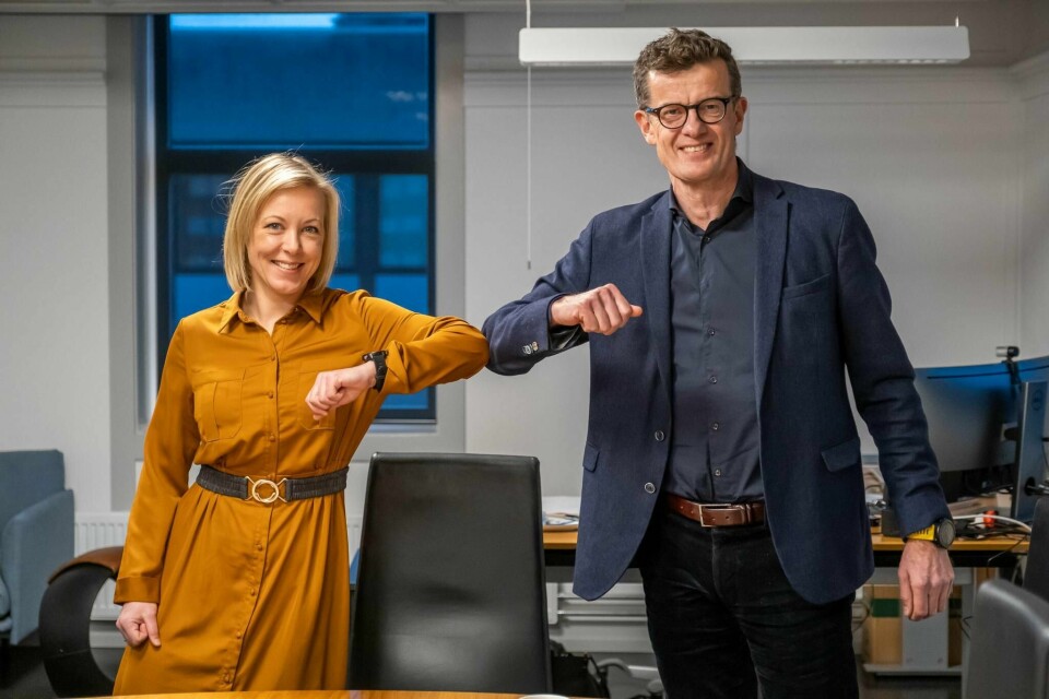 Fylkesordfører Marianne Chesak (Ap) og rektor ved UiS Klaus Mohn.