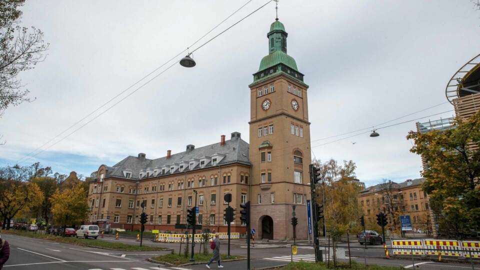 Ledsager får være med på fødsel