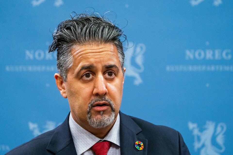 Kultur- og idrettsminister Abid Raja (V) refses av Frps nestleder Sylvi Listhaug, som mener at kultursektoren blir fordelaktig forskjellsbehandlet og blir «proppet full av statlige kroner». Foto: Håkon Mosvold Larsen / NTB