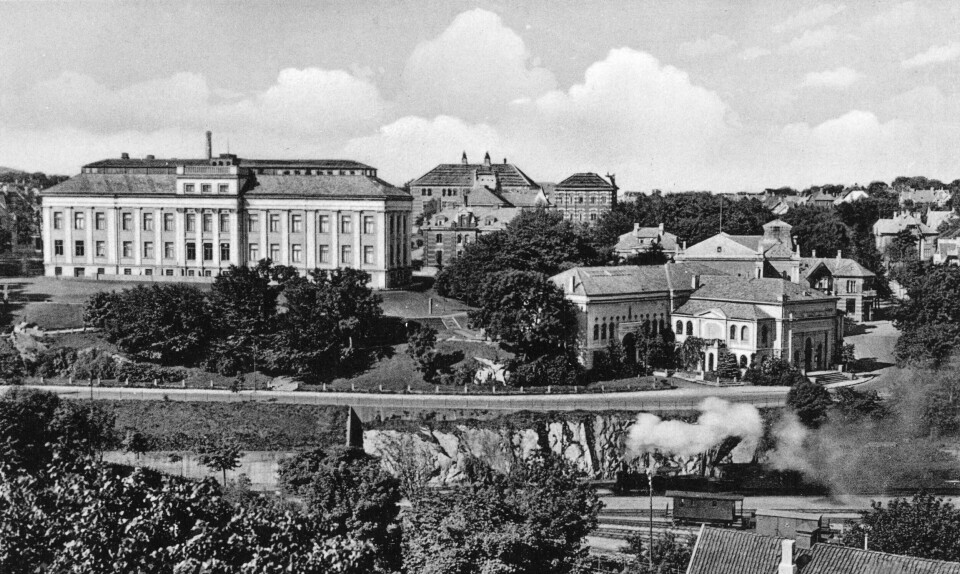 Akropolis eller Eckhoffstykket? Navnet på høyden med museet, teateret og sykehuset er høyaktuell debatt, men arkitekten selv – Hartvig Sverdrup Eckhoff – endte opp som stasjonsmester på Gausel.