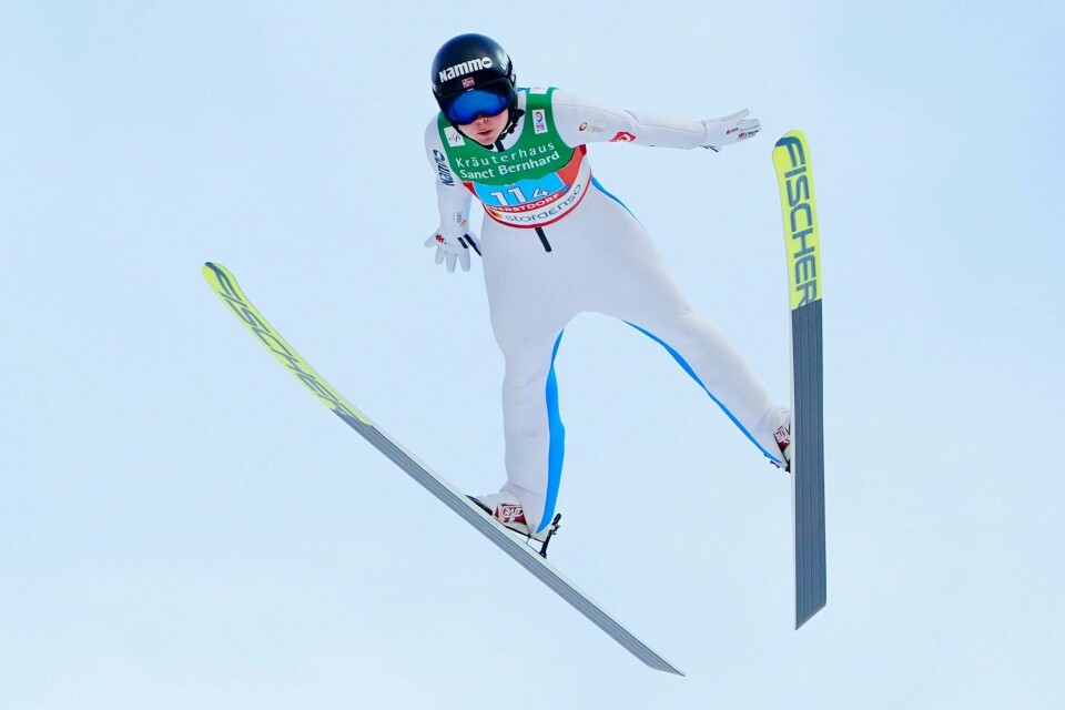 Maren Lundby og de norske hopperne tok VM-bronse i laghopp fredag. Foto: Lise Åserud / NTB