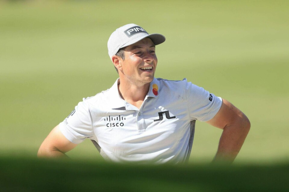 Suzann Pettersen er imponert, men ikke overrasket over det Viktor Hovland driver med på golfbanen om dagen. Hun tror han har stabilisert seg i verdenstoppen.