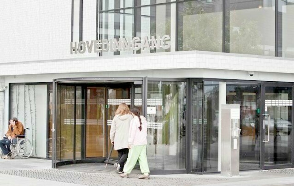 Ahus. To av de tre dødsfallene var nyfødte barn som døde på unaturlig vis, den tredje var ett år gamle Evans som tørstet i hjel mens han var innlagt på Ahus.