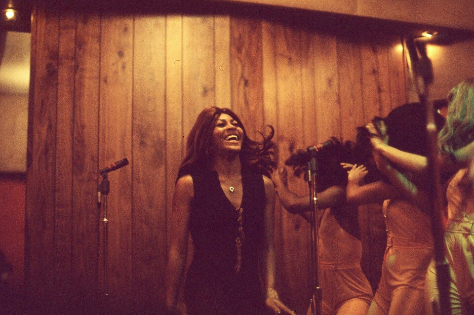Tina Turner med The Ikettes på 1960-tallet, slik hun huskes i den nye dokumentarfilmen «Tina» som har premiere på filmfestivalen i Berlin. Filmen bli å se på HBO Max.