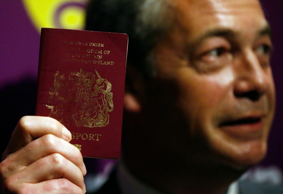 Nigel Farage, tidligere EU-parlamentariker og leder for brexitpartiet, sier til The Telegraph at han pensjonerer seg fra politikken for godt.