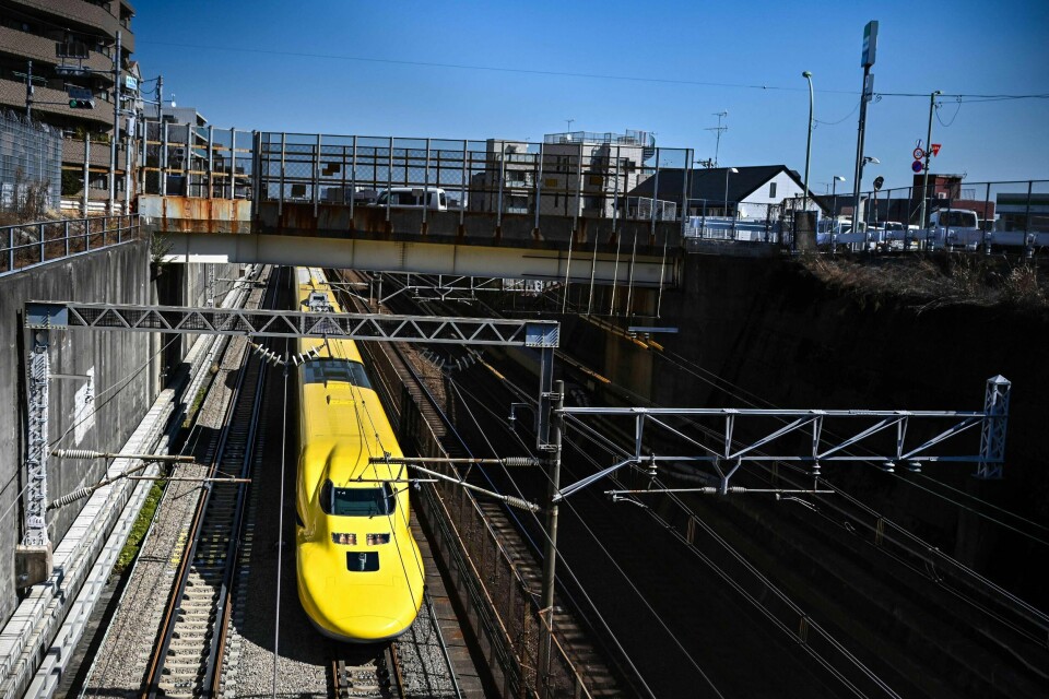 Skal Norge bli som andre land, hvor lyntog er vanlig? I Østfold er interessen iallfall til stede. Dette bildet ble tatt i Tokyo i februar og viser lyntoget «Yellow Doctor». Skal Norge bli som andre land, hvor lyntog er vanlig? I Østfold er interessen iallfall til stede. Dette bildet ble tatt i Tokyo i februar og viser lyntoget «Yellow Doctor».