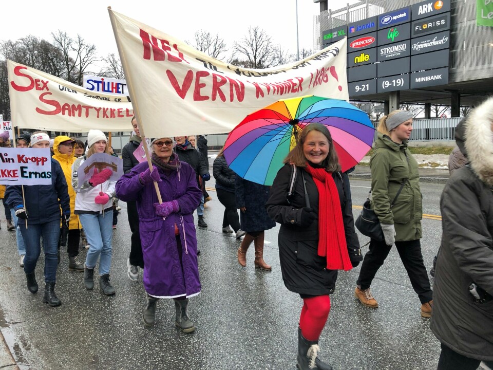 Slik ble 8.mars markeringen feiret i fjor. Kvinnedagen 2020 Drammen Tog 8. mars Kristin Sundet paroler Vern kvinner i krig.jpg