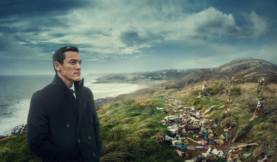 Luke Evans har hovedrollen som politimannen Steve Wilkins i den litt grimme true crime-serien «Mordene i Pembrokeshire» på NRK1. Luke Evans har hovedrollen som politimannen Steve Wilkins i den litt grimme true crime-serien «Mordene i Pembrokeshire» på NRK1.