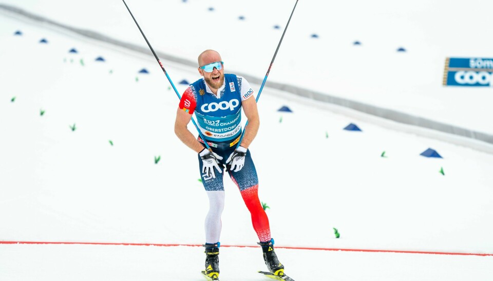 Martin Johnsrud Sundby gikk inn til en sjuendeplass på 15 kilometer fri teknikk under VM på ski i Oberstdorf.