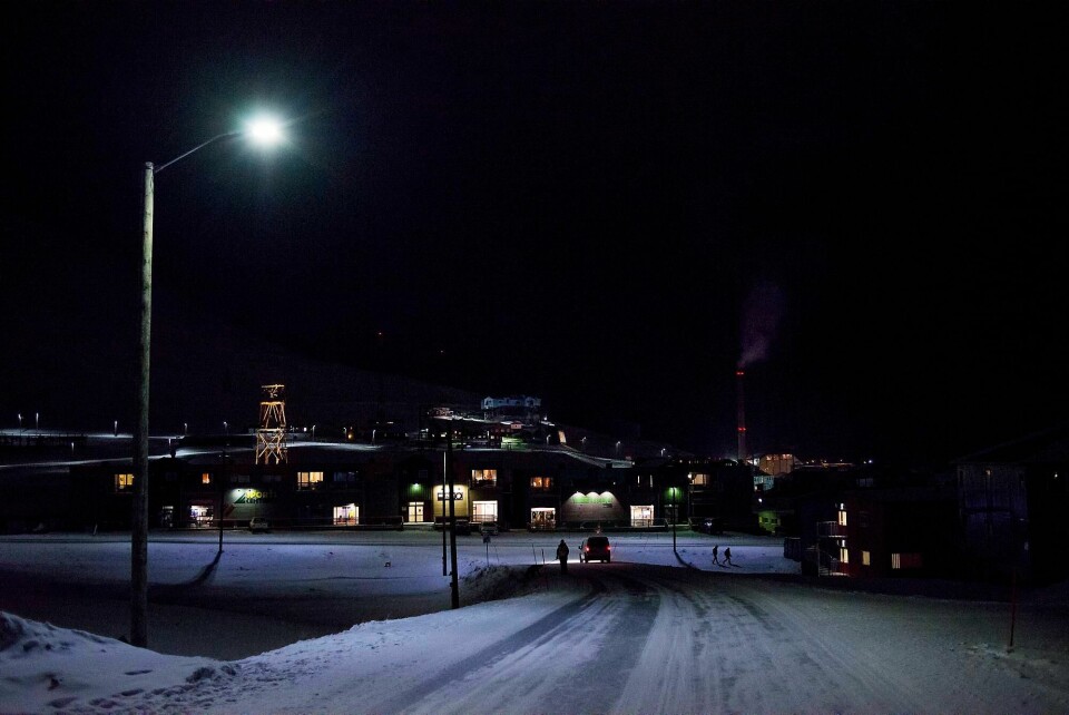 På Svalbard drømmer flere om at kullkraftverket der kan få fullskala CO2-rensing. Det synes både politikere og miljøbevegelsen er en spennende idé. FOTO: HELLE GANNESTAD