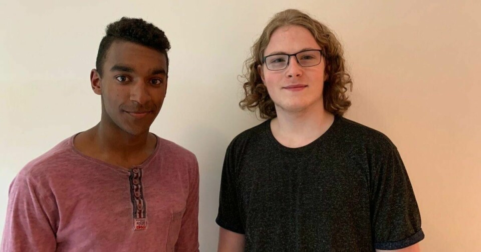Simen Bondevik sammen med lillebroren sin Gabriel. Simen Bondevik sammen med lillebroren sin Gabriel.